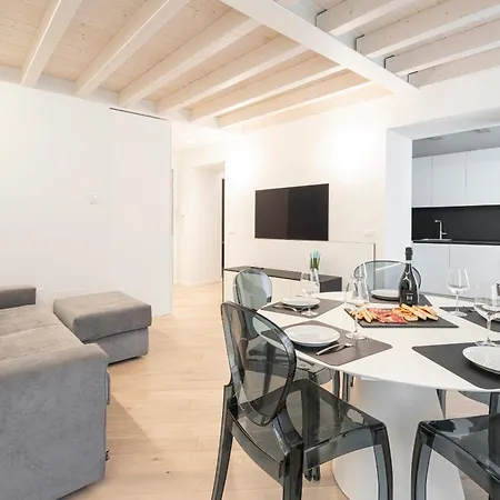 Aa Imbarcadero Appartement *